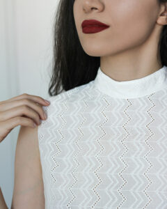 تاپ سفید سوزن دوزی